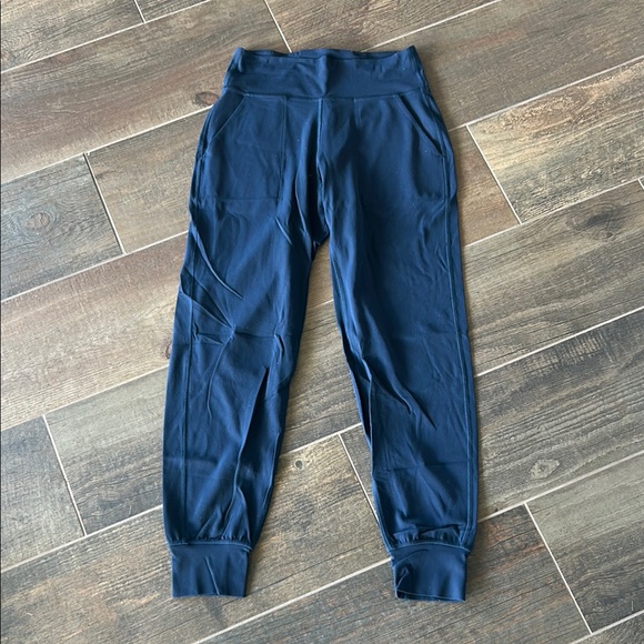 Lululemon Women’s Navy Jogger Pants - Picture 1 of 3